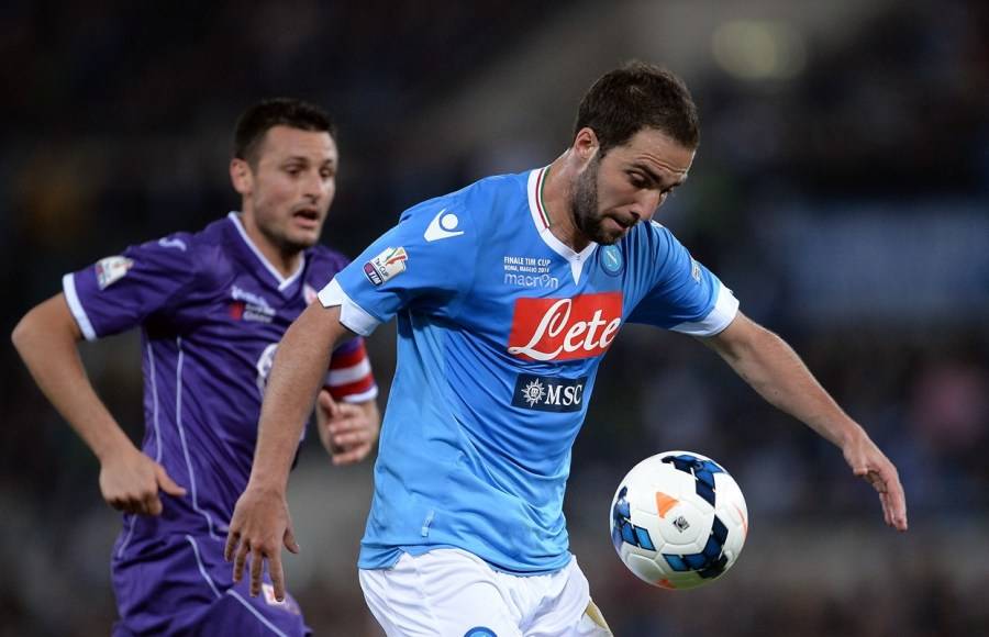 九游官网娱乐平台 -伊布被尼斯球员亲脖子