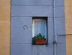 昨天葡国民与波尔图比赛腰斩