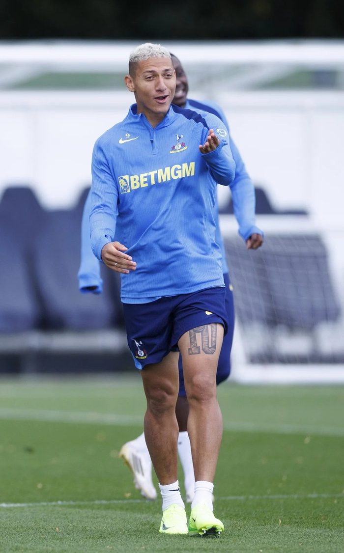 九游官网入口福利 -关于今夜体能课后，比利亚雷亚尔更衣室发声备战意甲，悬念犹存，训练强度明显提升的信息